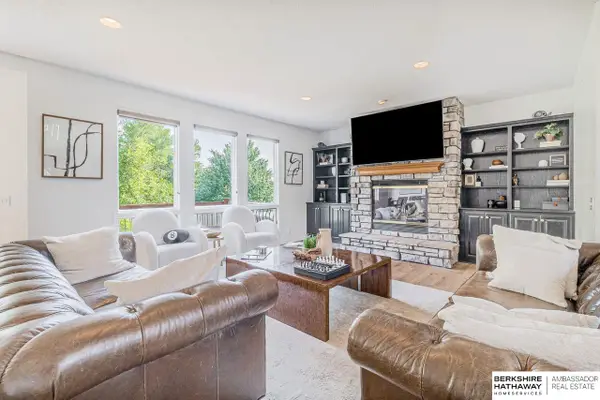 19209 Taylor Circle, Elkhorn, NE 68022
