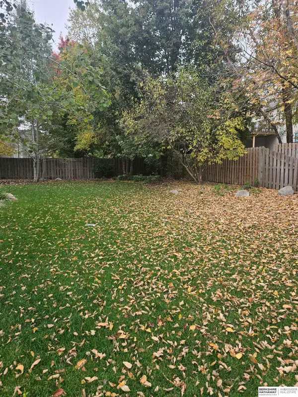 16137 Bedford Avenue, Omaha, NE 68116
