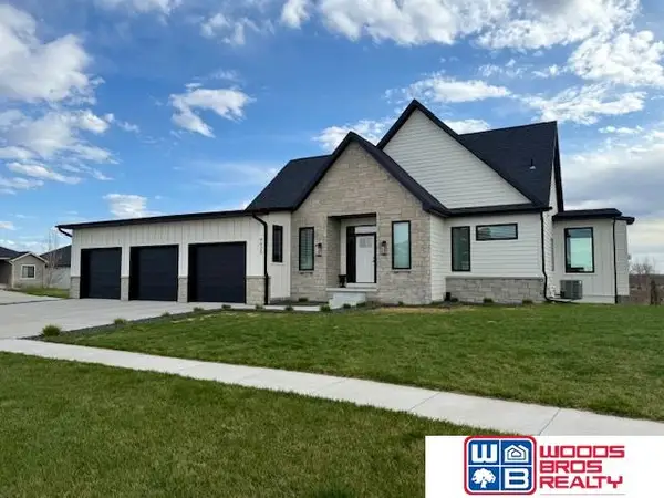 9625 Autumn Meadow Lane, Lincoln, NE 68516