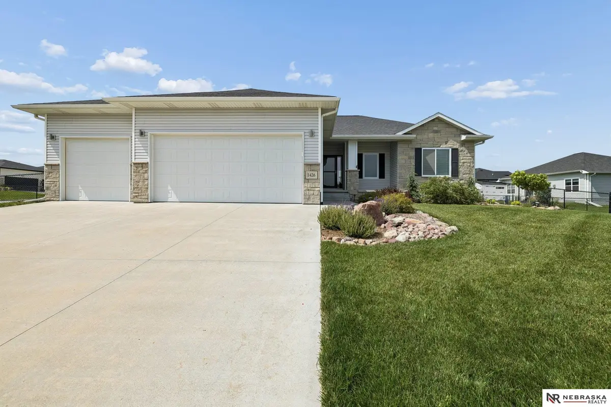 1426 E 9th Street, Hickman, NE 68372 - #1