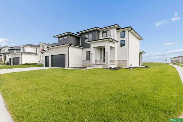 5401 N 196th Avenue, Elkhorn, NE 68022