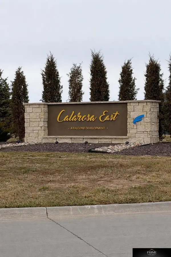 5718 N 209 Street, Elkhorn, NE 68022