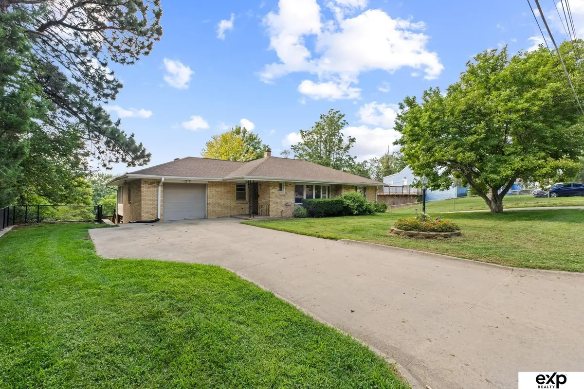 906 Bellevue Boulevard, Bellevue, NE 68005 - #1