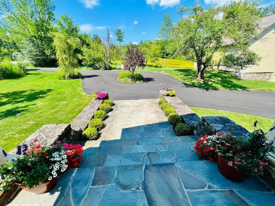 1016 West Road, Manchester, VT 05254 - Image #2