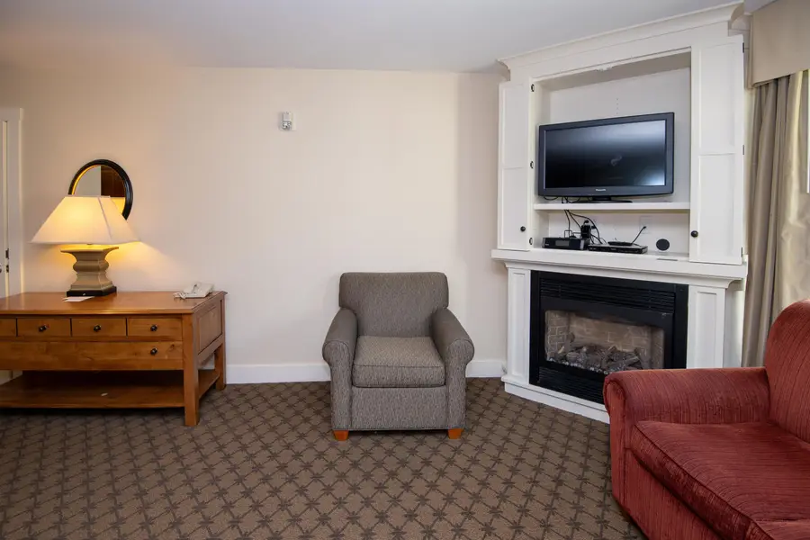 705/707 Qtr. I V Adams House, Ludlow, VT 05149 - Image #3