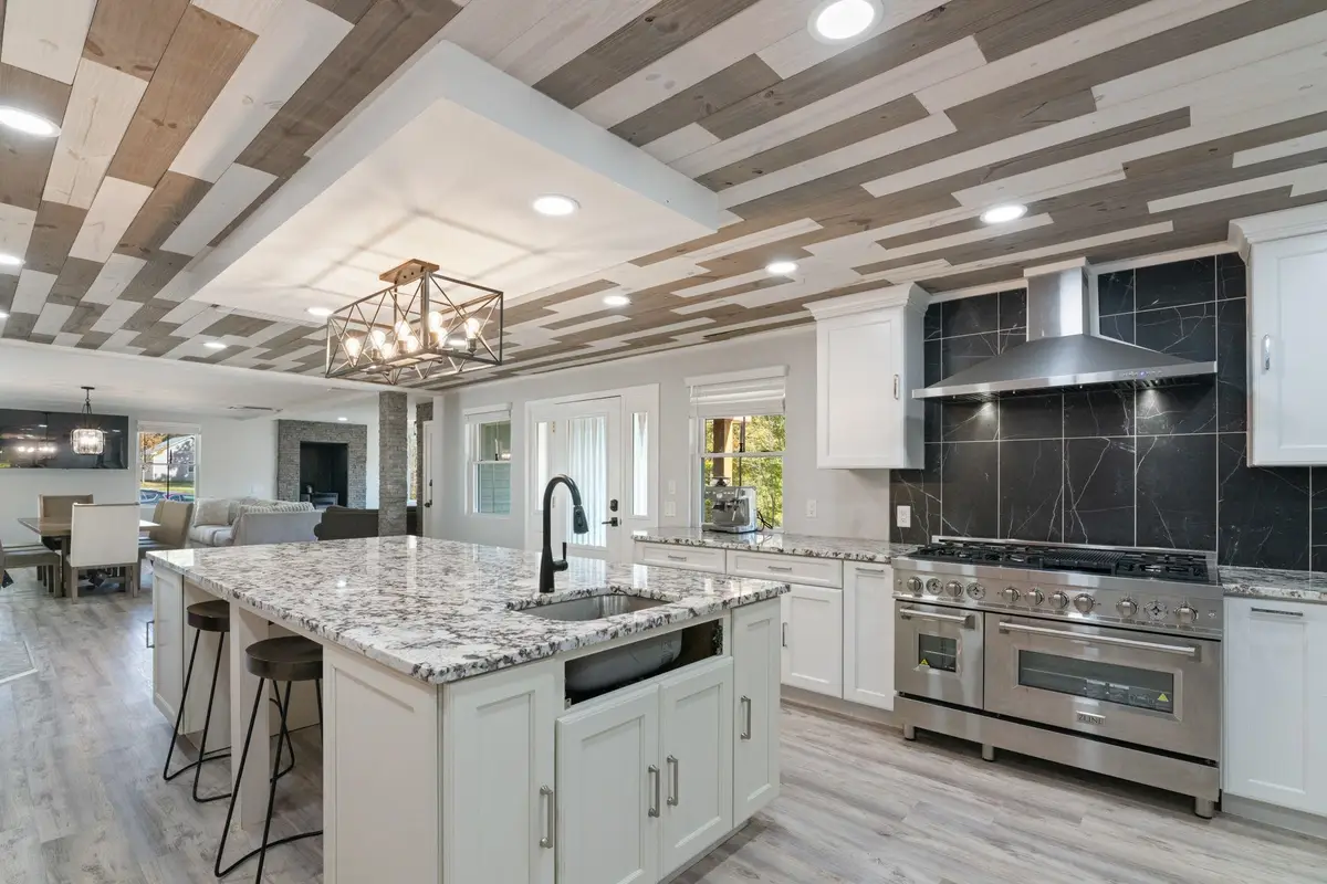 636 Tunnel Street, Readsboro, VT 05350 - Image #1