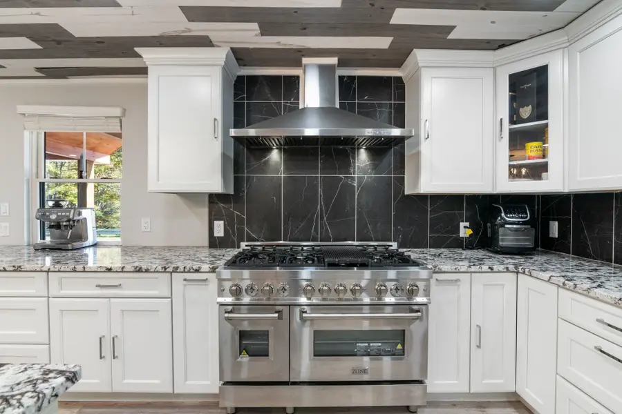 636 Tunnel Street, Readsboro, VT 05350 - Image #3