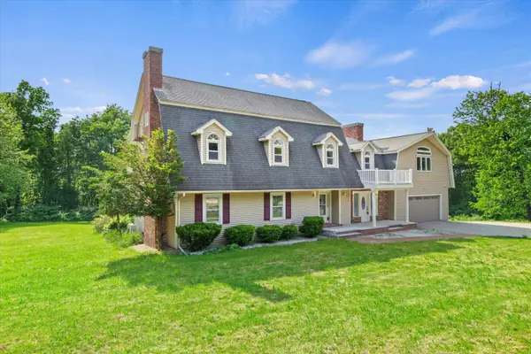 4 Hilltop Drive, Hudson, NH 03051