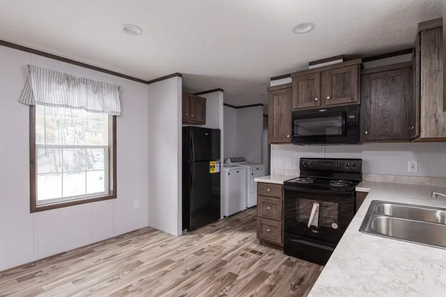 9 3rd Street #27, Saint Johnsbury, VT 05819 - Image #2