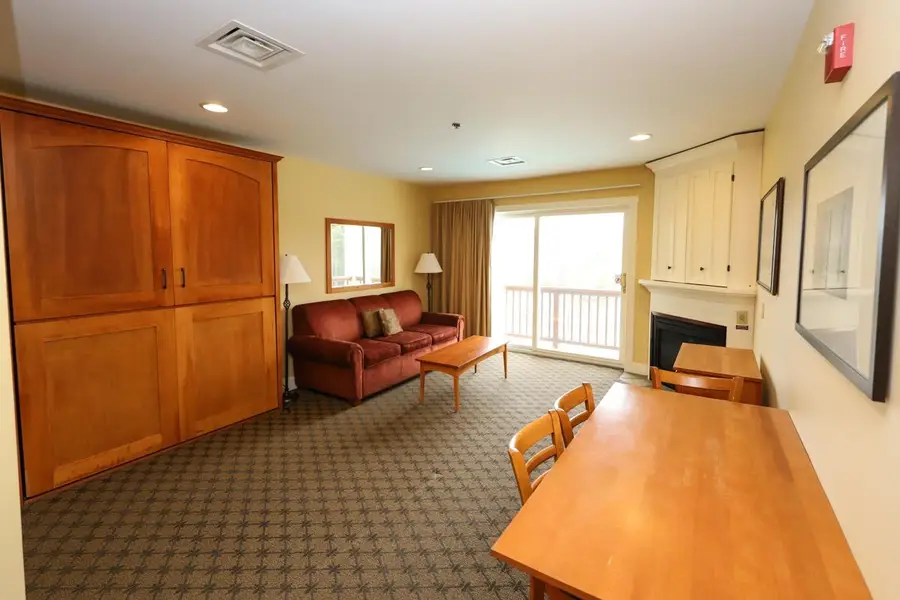 228/230 Qtr. I I I Jackson Gore Inn, Ludlow, VT 05149 - Image #3