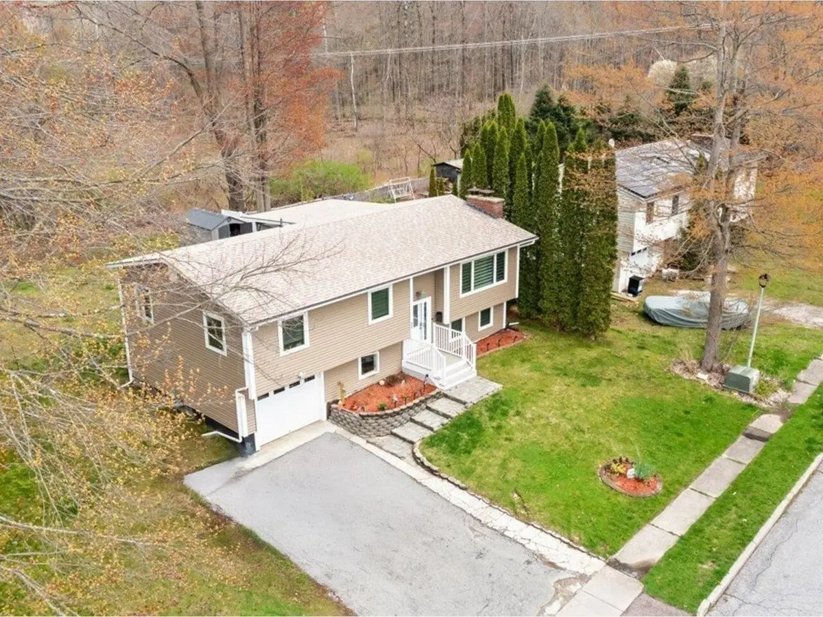 33 Rosewood Lane, Essex Junction, VT 05452 - Image #1