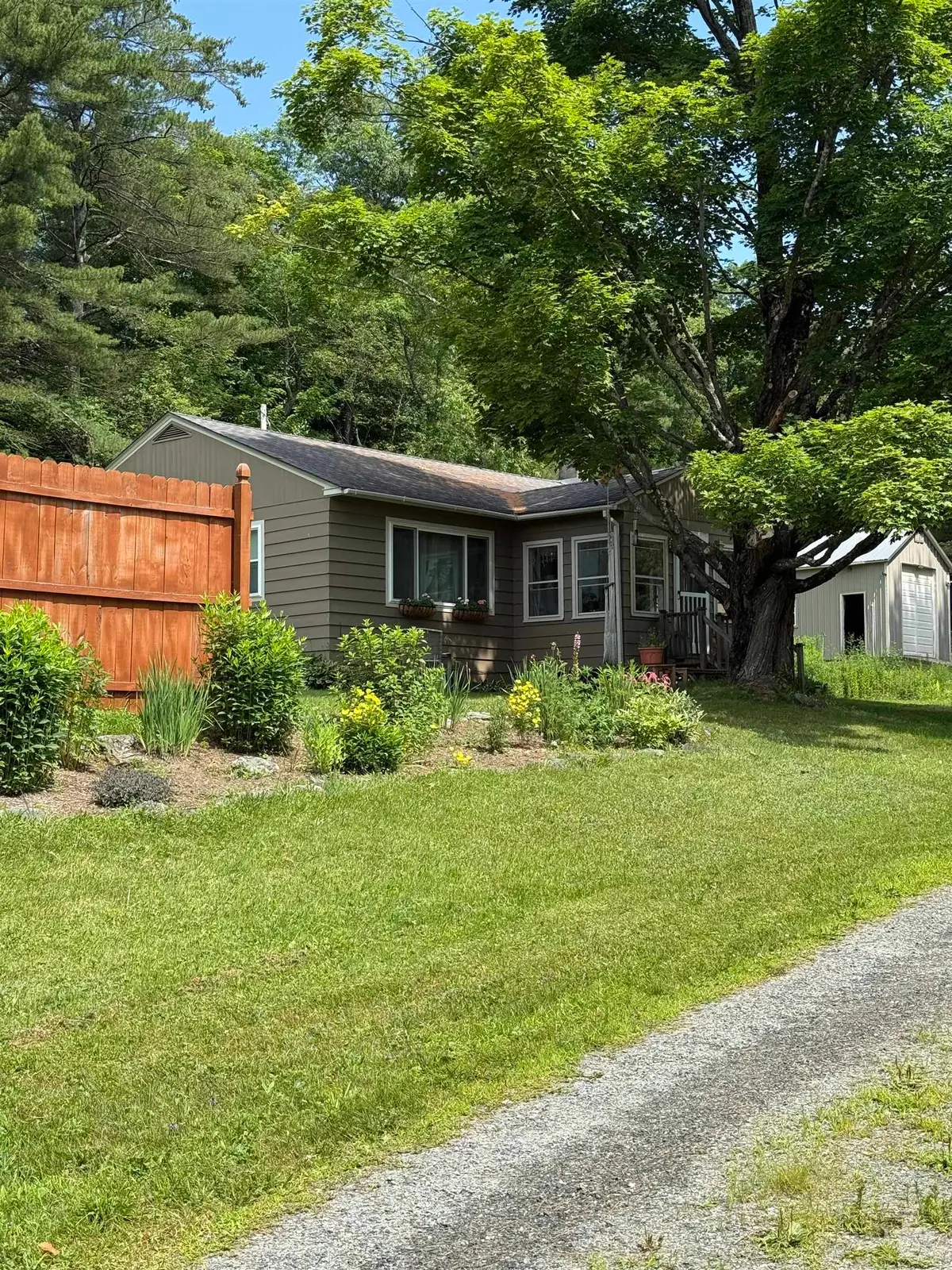 261 VT 15 E Road, Hyde Park, VT 05655 - Image #1