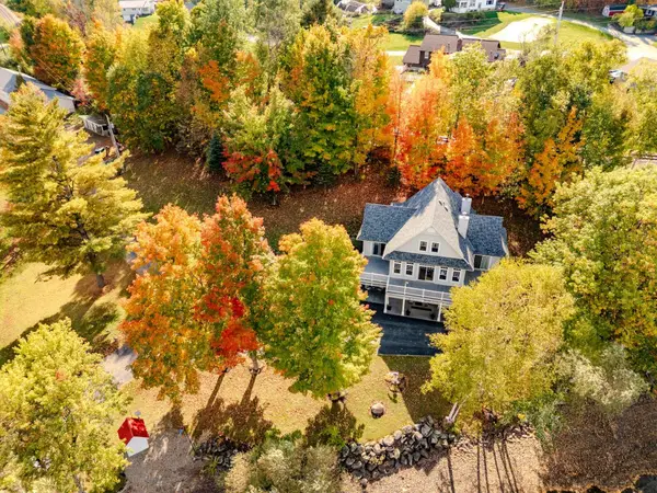 57 Farrants Point, Newport City, VT 05855