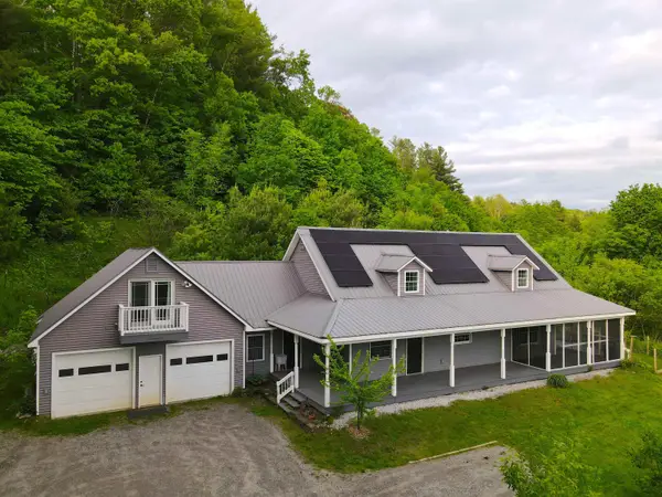 272 Pumpkin Harbor Road, Cambridge, VT 05444