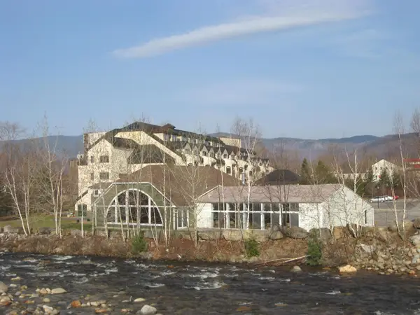 48 Cooper Memorial Drive #405, Lincoln, NH 03251