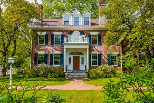 39 Elm Street #B, Woodstock, VT 05091