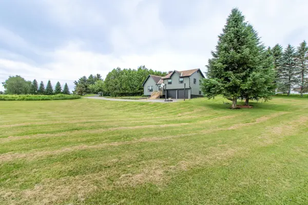287 Lakeview Drive, Derby, VT 05829