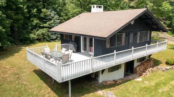 3 Strattonwald Road, Winhall, VT 05340