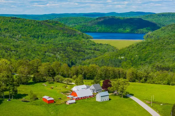 395 King Hill Road, Readsboro, VT 05350