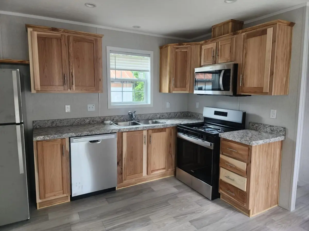 9 Walnut Street, Wilder, VT 05088 - Image #1