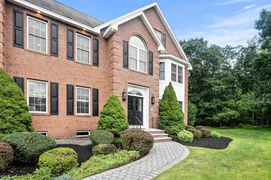 8 Arcadia Lane, Salem, NH 03079 - #2