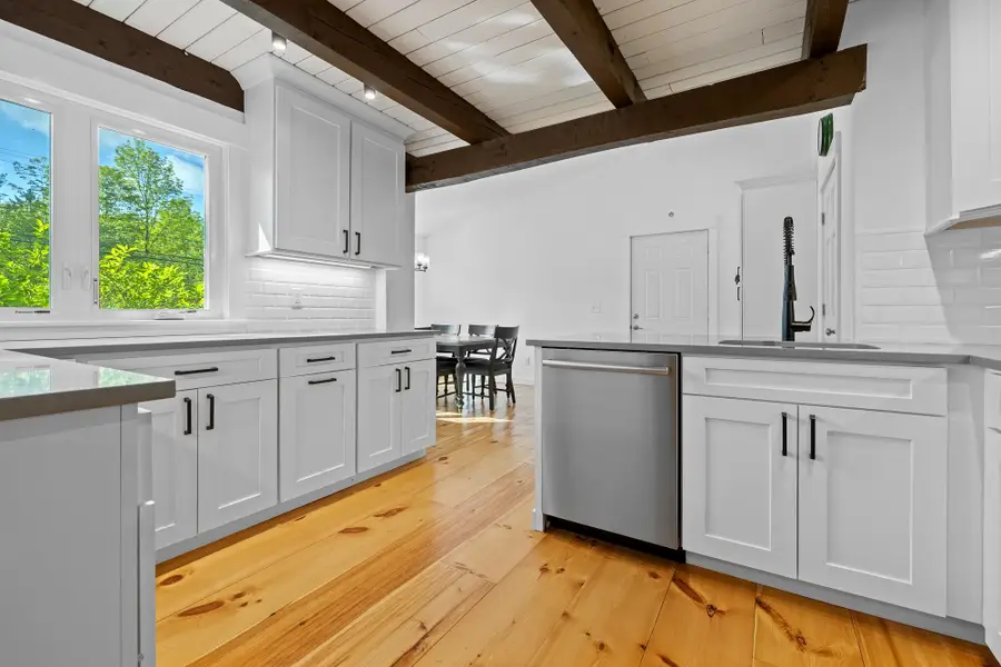 190 VT  Route 11, Peru, VT 05152 - Image #3