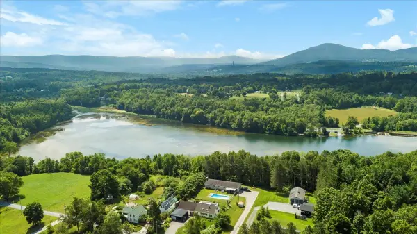 100 McCarthy Acres Road, Shaftsbury, VT 05257