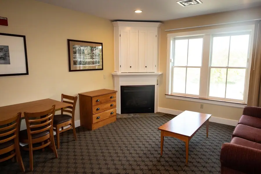 368/370 Qtr. I V Jackson Gore Inn, Ludlow, VT 05149 - Image #2