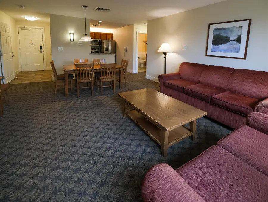 606/608 QII Jackson Gore Adams House, Ludlow, VT 05149 - Image #2