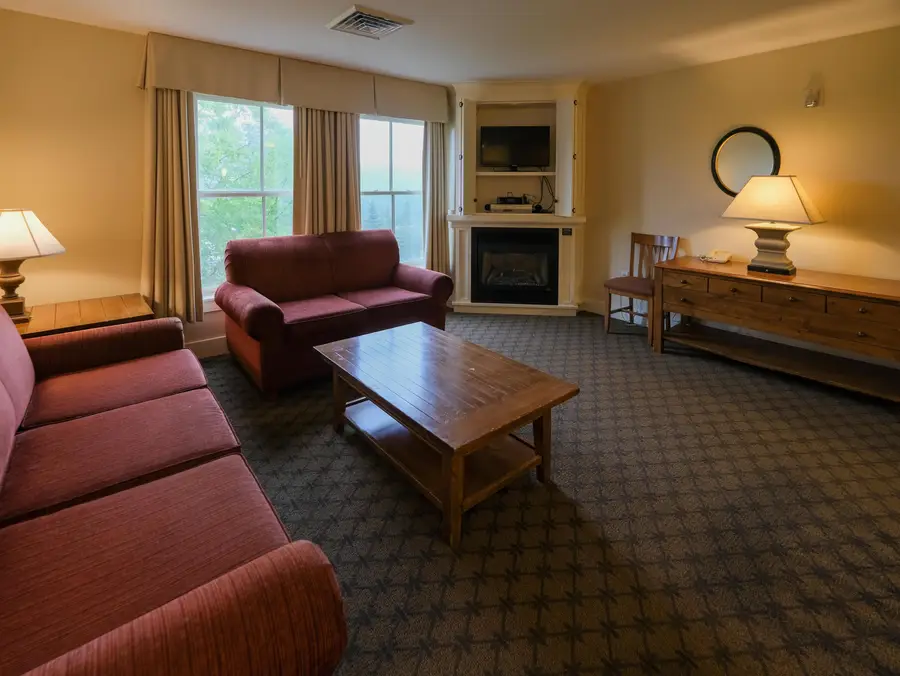 606/608 QII Jackson Gore Adams House, Ludlow, VT 05149 - Image #3