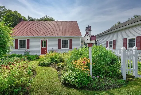 39 Weston Heights Road, Rockingham, VT 05154