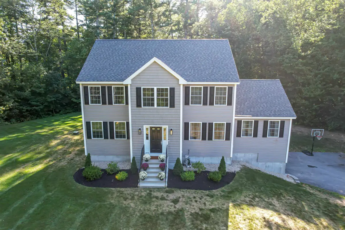 35 Mammoth Road, Londonderry, NH 03053 - Image #1