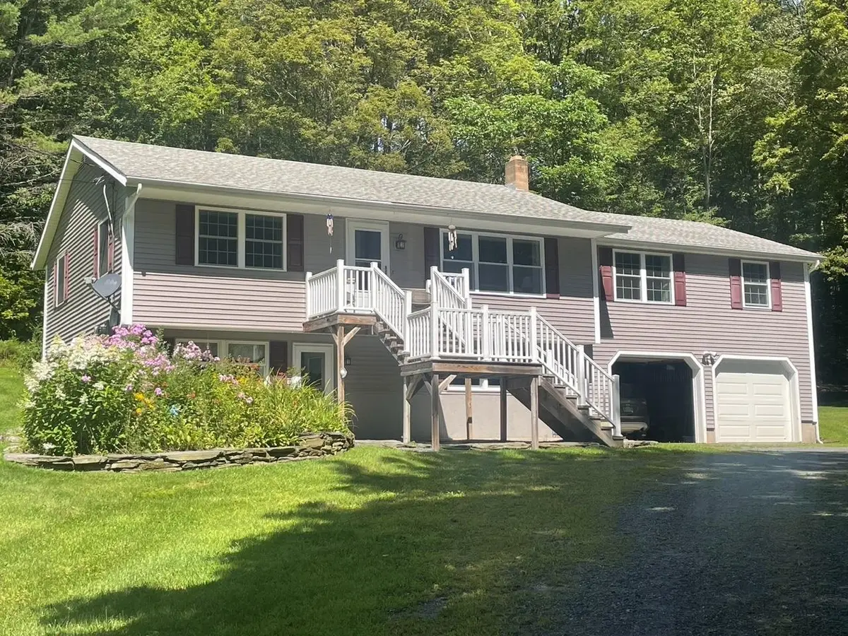 561 Neal Road, Hartford, VT 05001 - Image #1