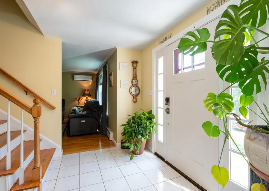 1 Cambridge Drive, Merrimack, NH 03054 - #2