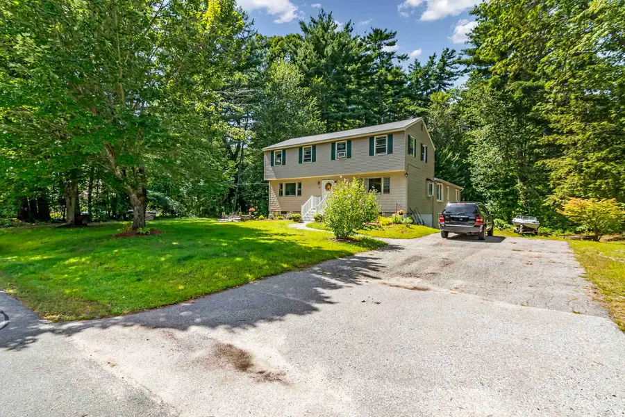 4 Therriault Avenue, Salem, NH 03079 - Image #2