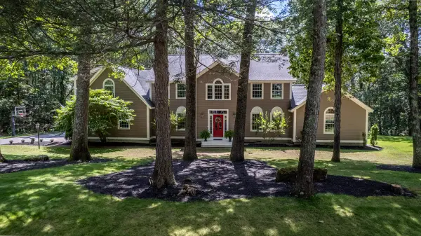 37 Gale Road, Hampton, NH 03842