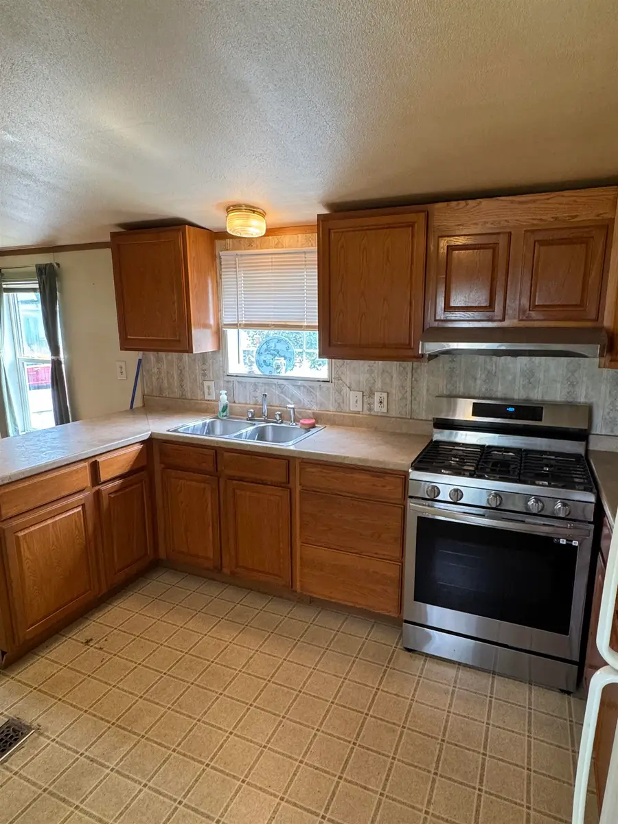 18 Springbrook Street, Hinsdale, NH 03451 - Image #2