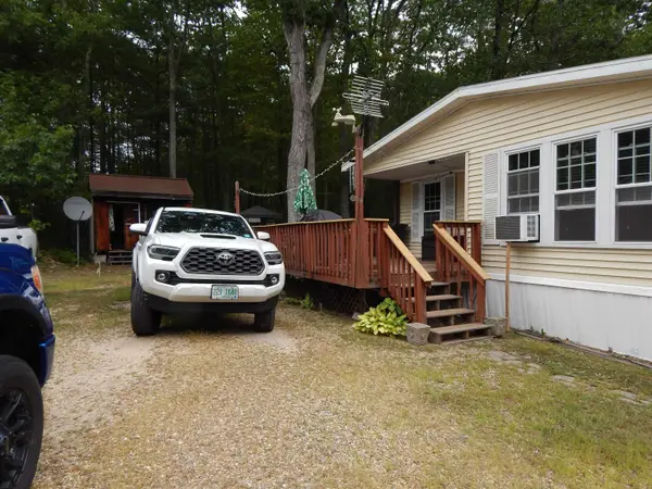 28 Willow Terrace, Loudon, NH 03307