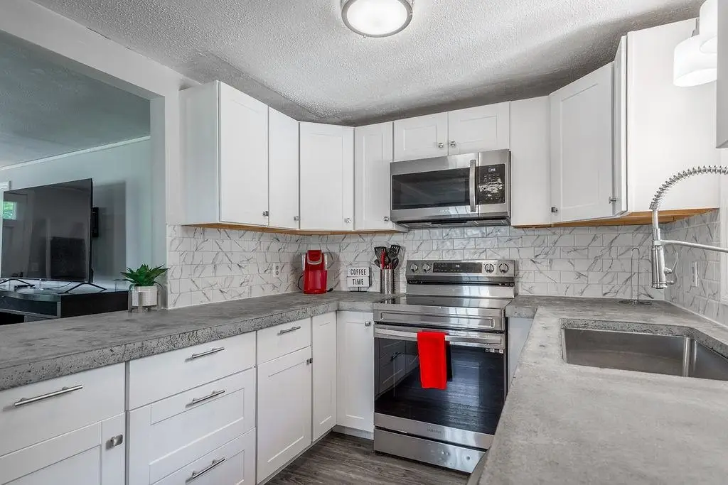 14 2nd Street, Rochester, NH 03867-2825 - Image #1