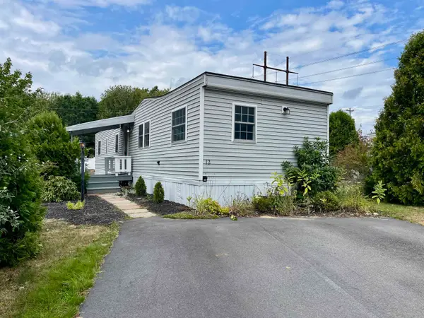 12 Farmington Drive, Dover, NH 03820-5310