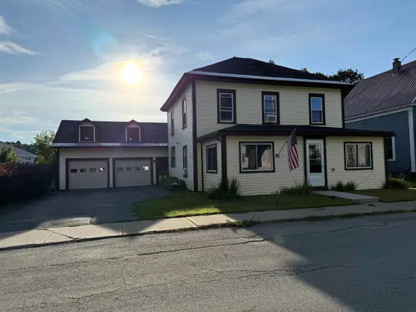 75 Autumn Street, Newport City, VT 05855