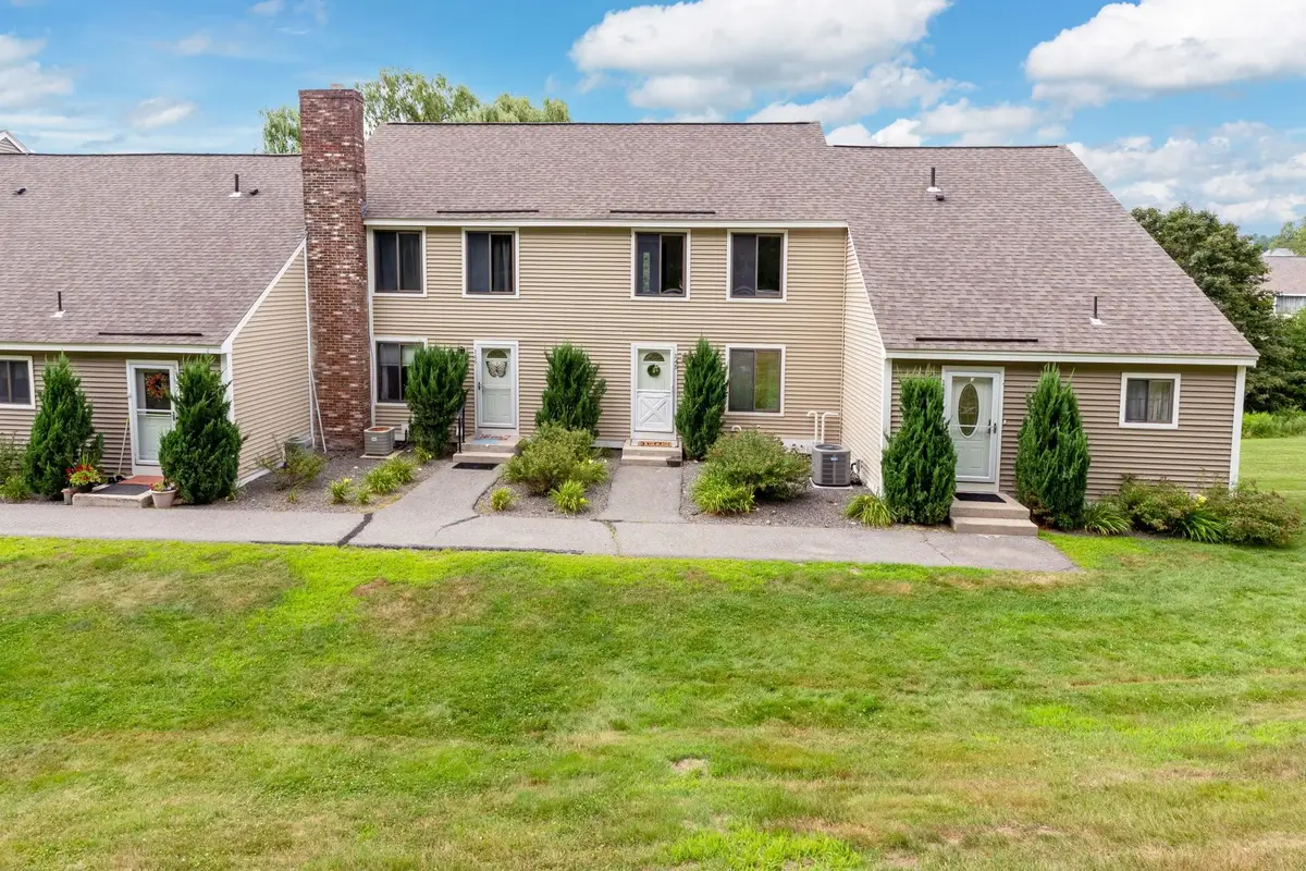 145 Canterbury Lane, Londonderry, NH 03053 - Image #1