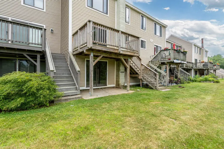 145 Canterbury Lane, Londonderry, NH 03053 - Image #2