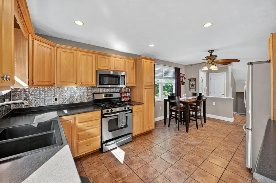 36 Perkins Road, Londonderry, NH 03053 - Image #3
