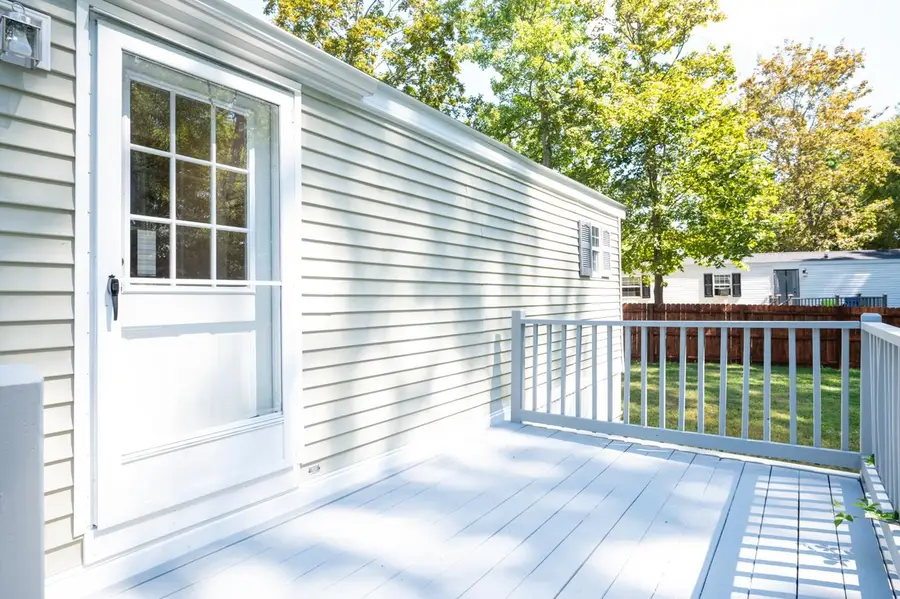 20 Railroad Avenue, Seabrook, NH 03874 - Image #3