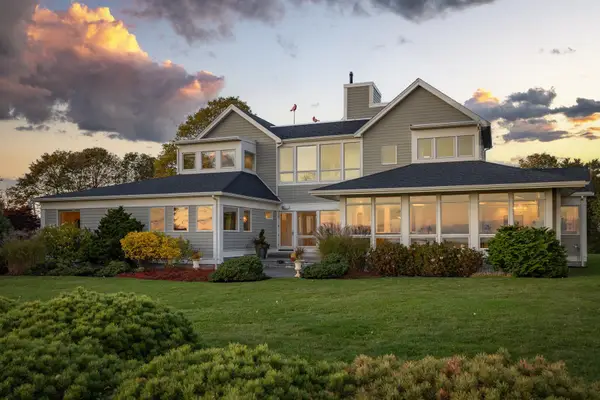 15 Atlantic Avenue, North Hampton, NH 03862