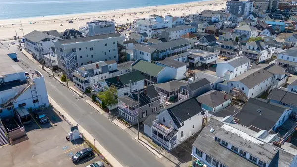 19 F Street, Hampton, NH 03842