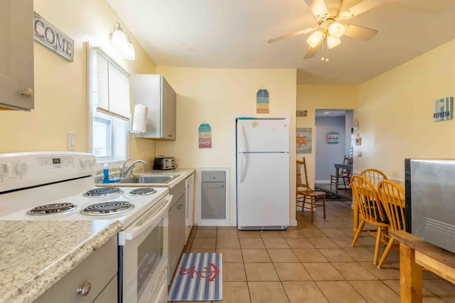 19 F Street, Hampton, NH 03842 - Image #3