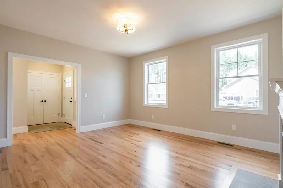 4 Hikers Lane, Nashua, NH 03062 - Image #2