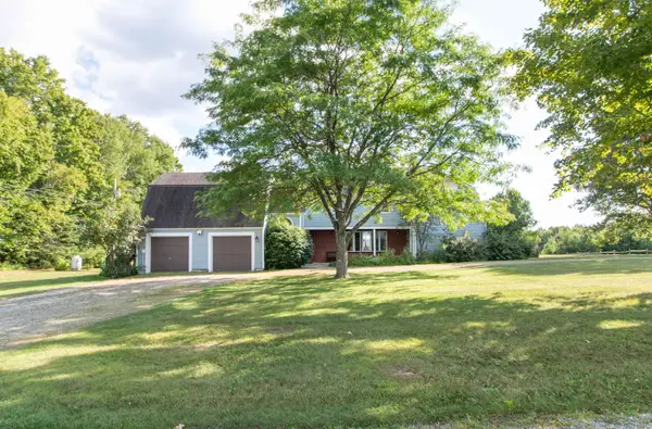 586 Old Coach Road, Lyndon, VT 05851